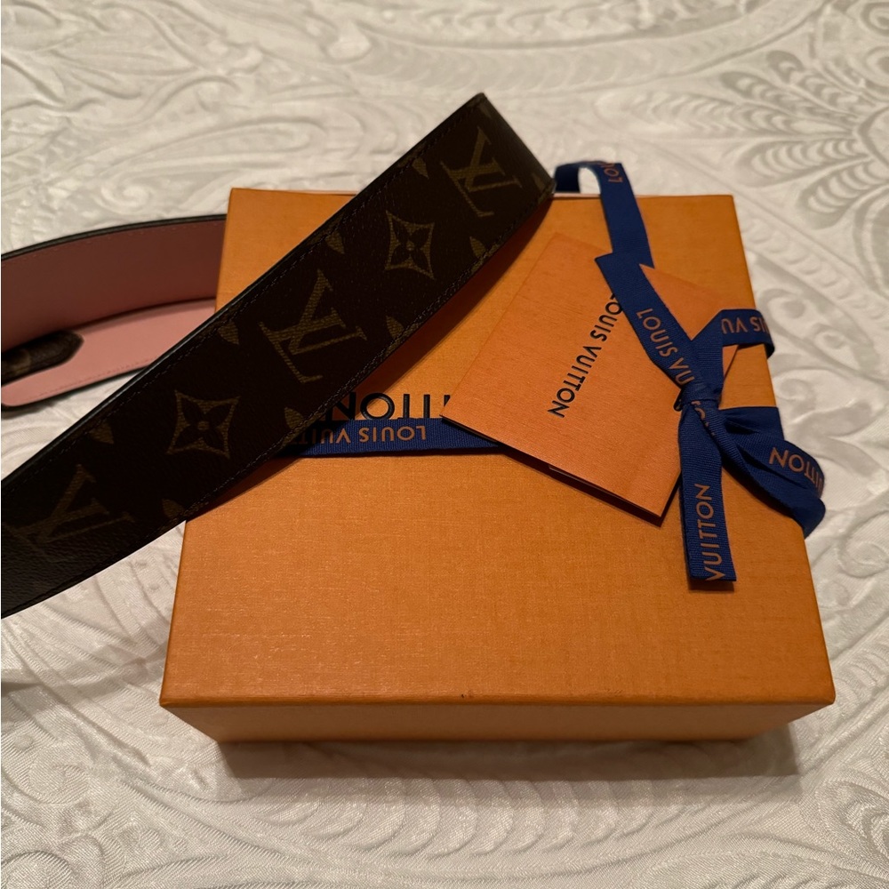 Authentic Louis Vuitton Bandouliere.